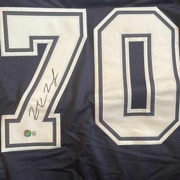 Beckett Certified Signed Zach Martin Jersey - Picture 2 of 5